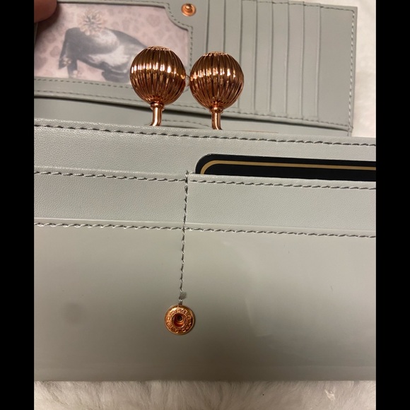 NWT! Yes Baker London Grey (mint green) Wallet - Picture 6 of 14